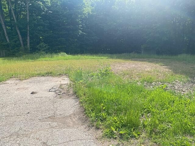 2nd image of 3520 S Reynolds Ln