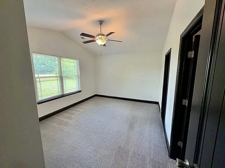 297 Fieldstone Ln #9B — Photo 3