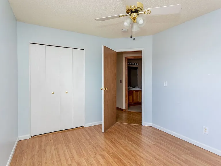 1130 Pond Side Dr — Photo 26