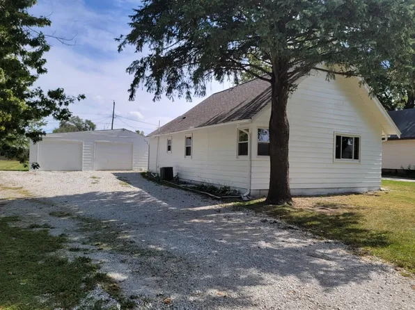 212 NW 2nd St, Melcher, IA 50163