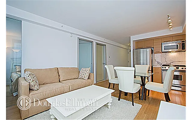 Rented by Douglas Elliman | media 27