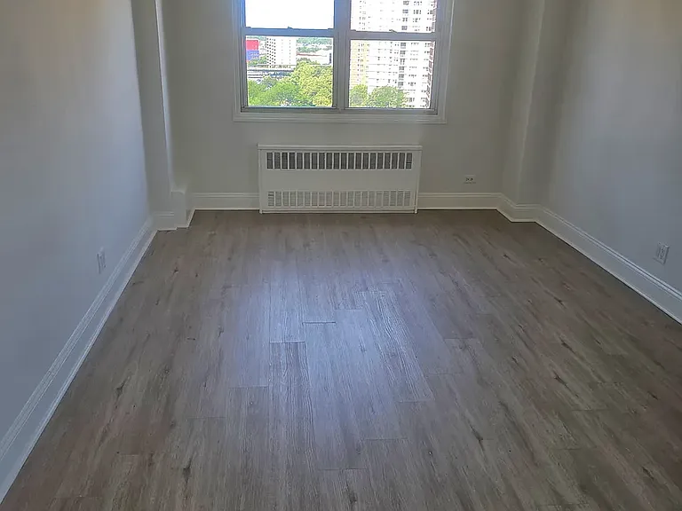 2940 Ocean Pkwy #14D — Photo 11