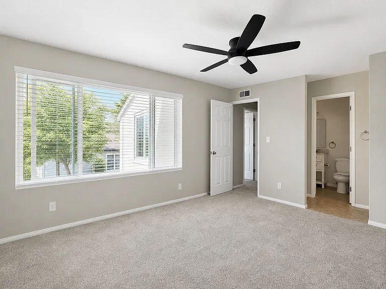 1354 Evergreen Dr — Photo 11