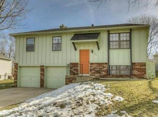 1204 NW 54th St, Blue Springs, MO 64015