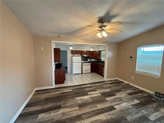 3rd image of 337 Elmwood Dr