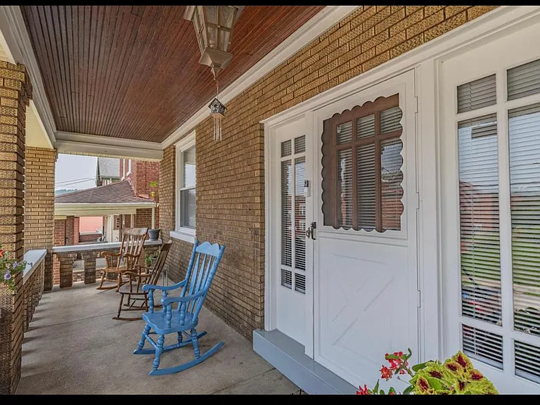 1839 Jefferson Ave — Photo 4