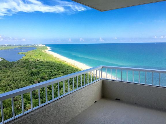 BALCONY OCEAN CORNER