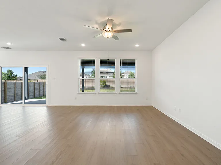 528 Knot Dr — Photo 6