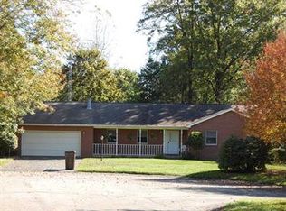 42 Forest Glen Dr, Grove City, PA