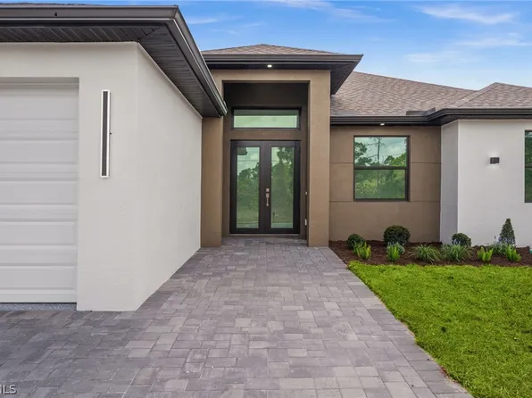 936 Bolivia Dr, Lehigh Acres, FL 33974