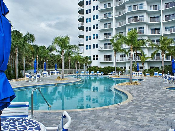 4th image of 2 Oceans West Blvd APT 1105