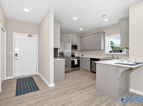 4th image of 3111 SW Ivy Ave #1B