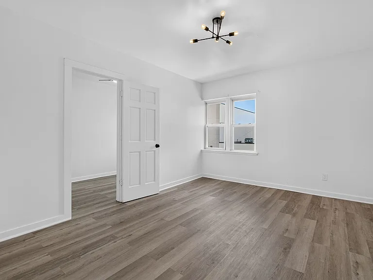 705 Washington St #2F — Photo 7
