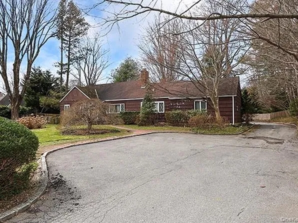 45 Weir Lane, Locust Valley, NY 11560