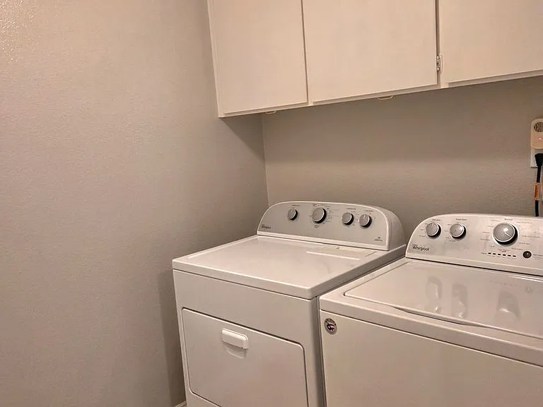 565 Rolling Hills Ln — Photo 24