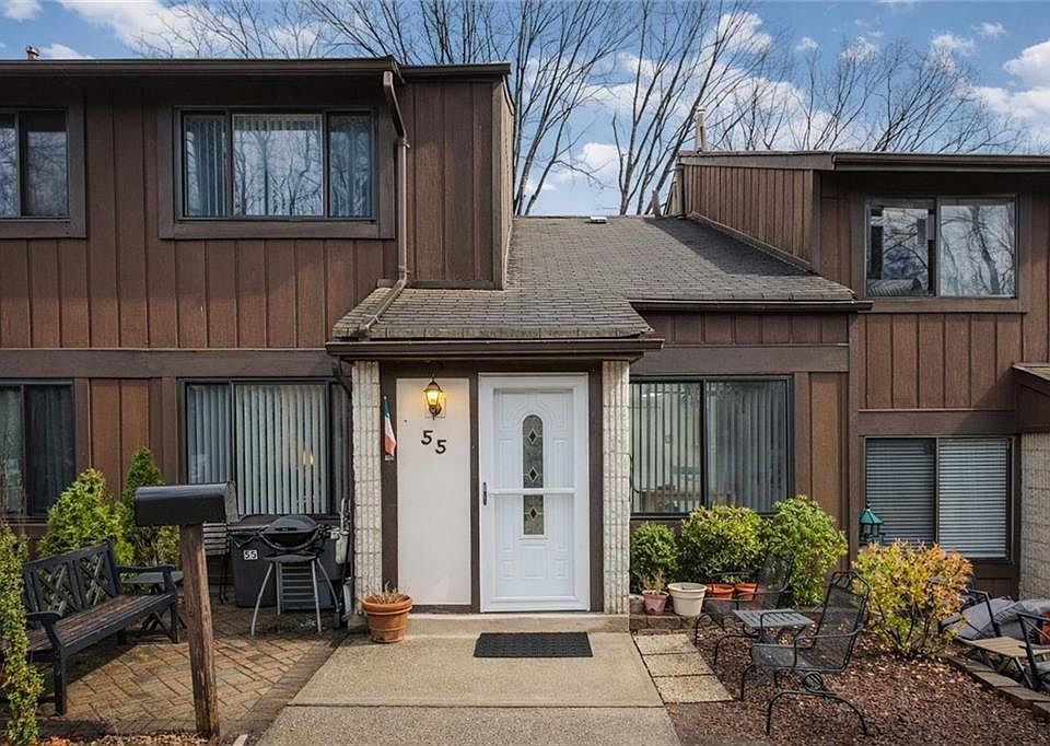 1st image of 55 Rumson Rd #55