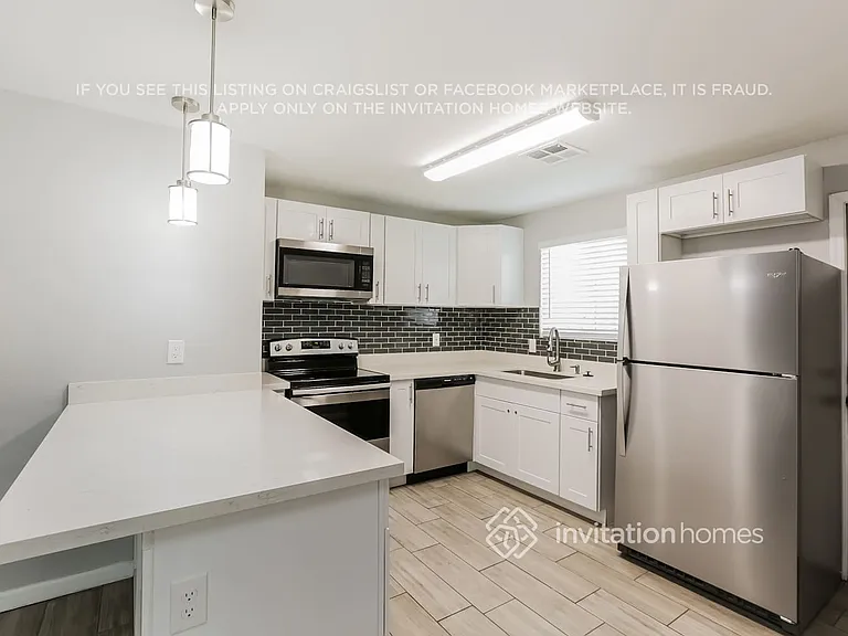 11235 W Hopi St — Photo 7