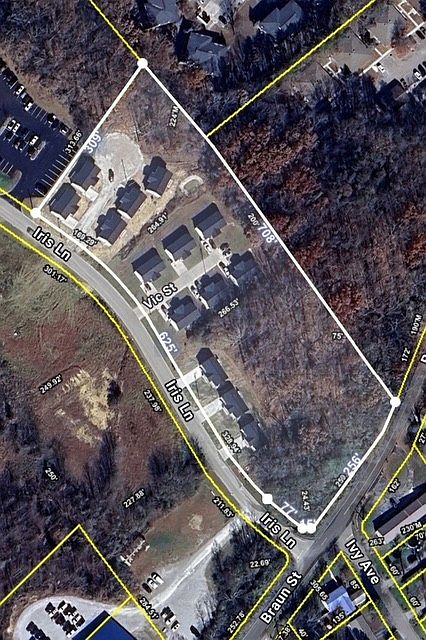 1st image of 225 Iris Ln