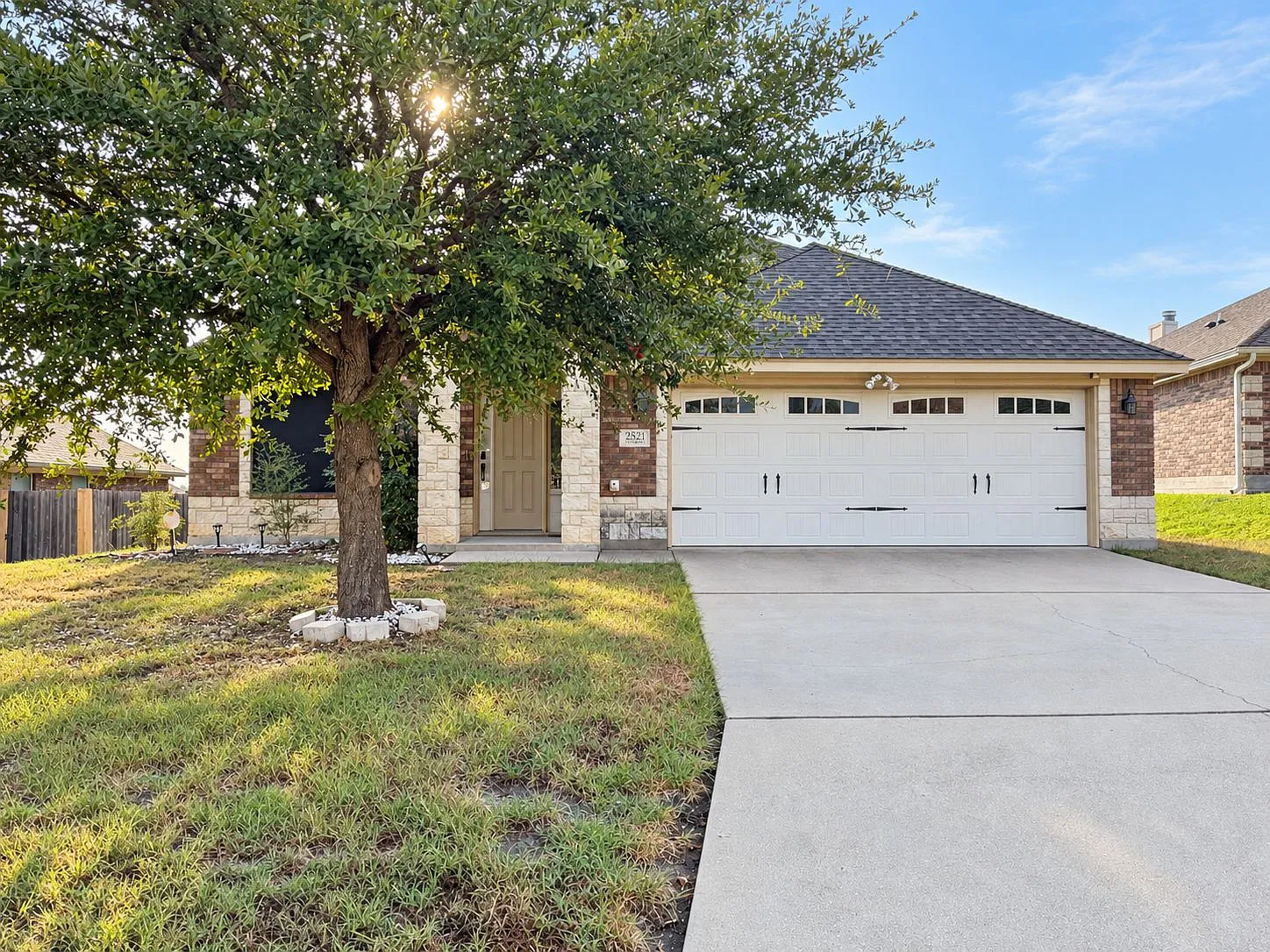 3 bed, 1925 sqft, $1,925 — Photo 1