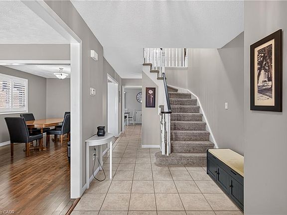 4th image of 400 Eaglewood Dr