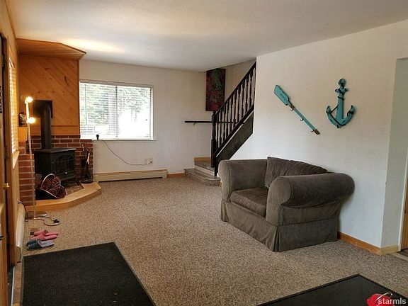 4th image of 270 Heather Cir