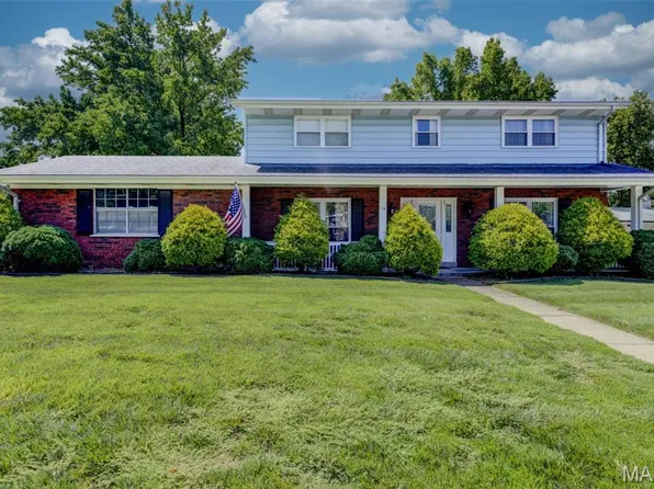 14 Lee Ct, Saint Charles, MO 63301