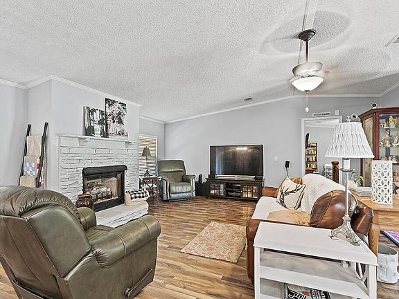 4th image of 322 Timothy Ln