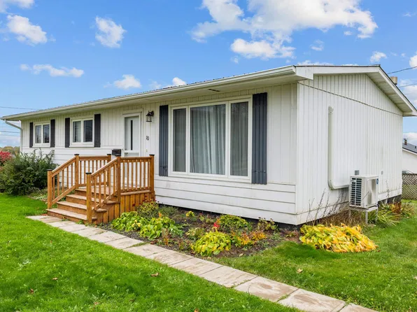 10 Longworth St, Souris, PE C0A 2B0
