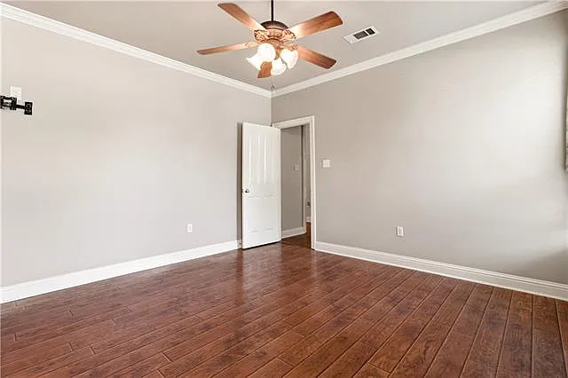 711 Lionel Ct — Photo 17