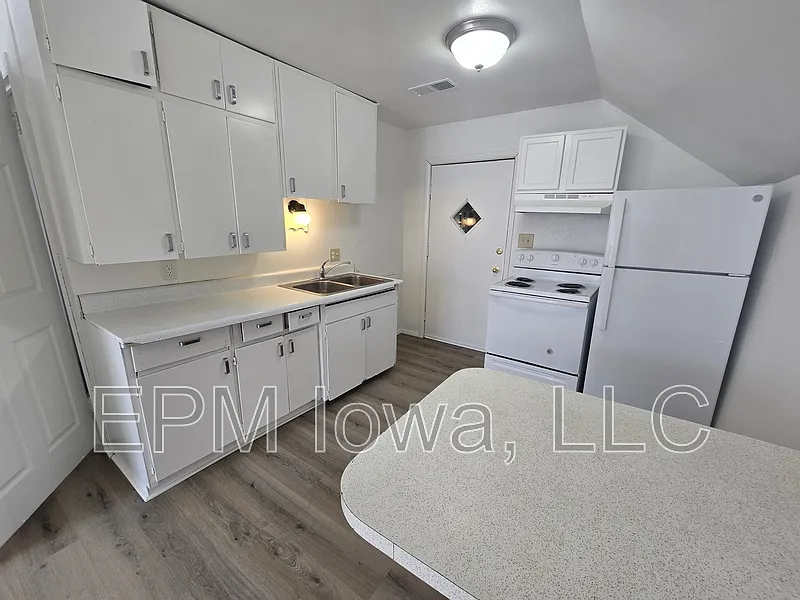 1 bed, 1.0 bath, 584 sqft, $450 — Photo 4