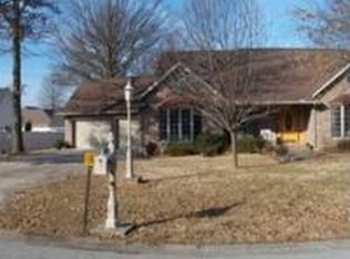 1205 Christine Dr, Carterville, IL 62918