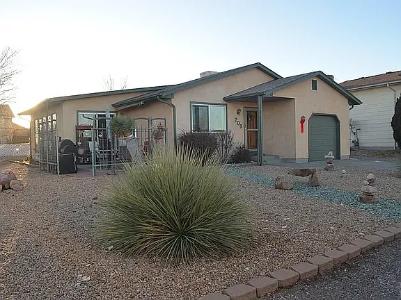 2 bed, 1318 sqft, $2,200 — Photo 2