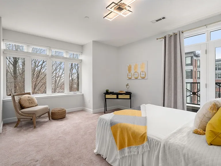1501 Commonwealth Ave #304 — Photo 10