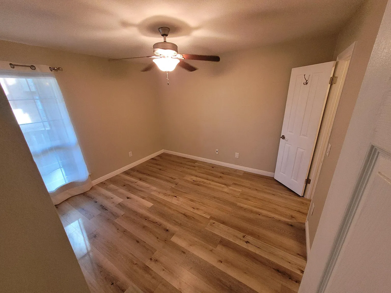 200 E Southern Ave — Photo 4