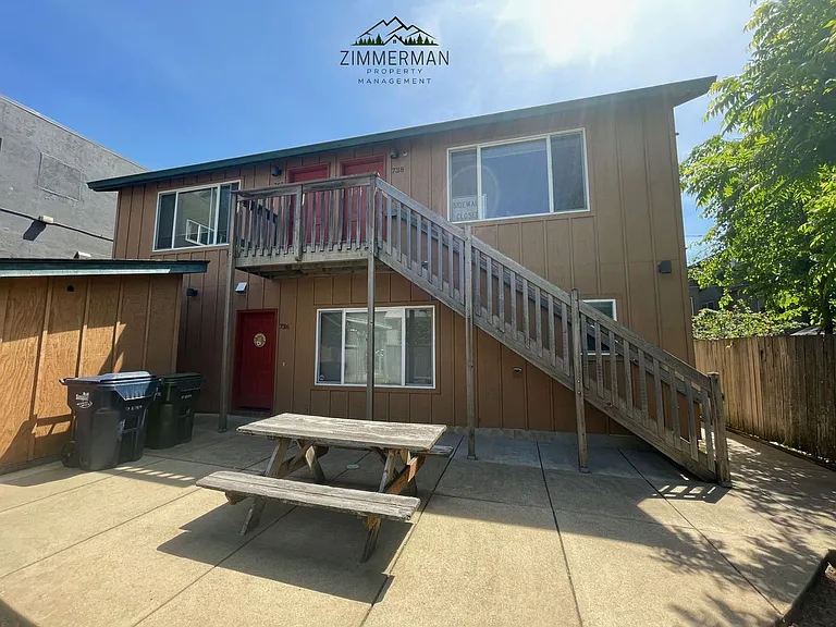 736 E 18th Ave — Photo 3
