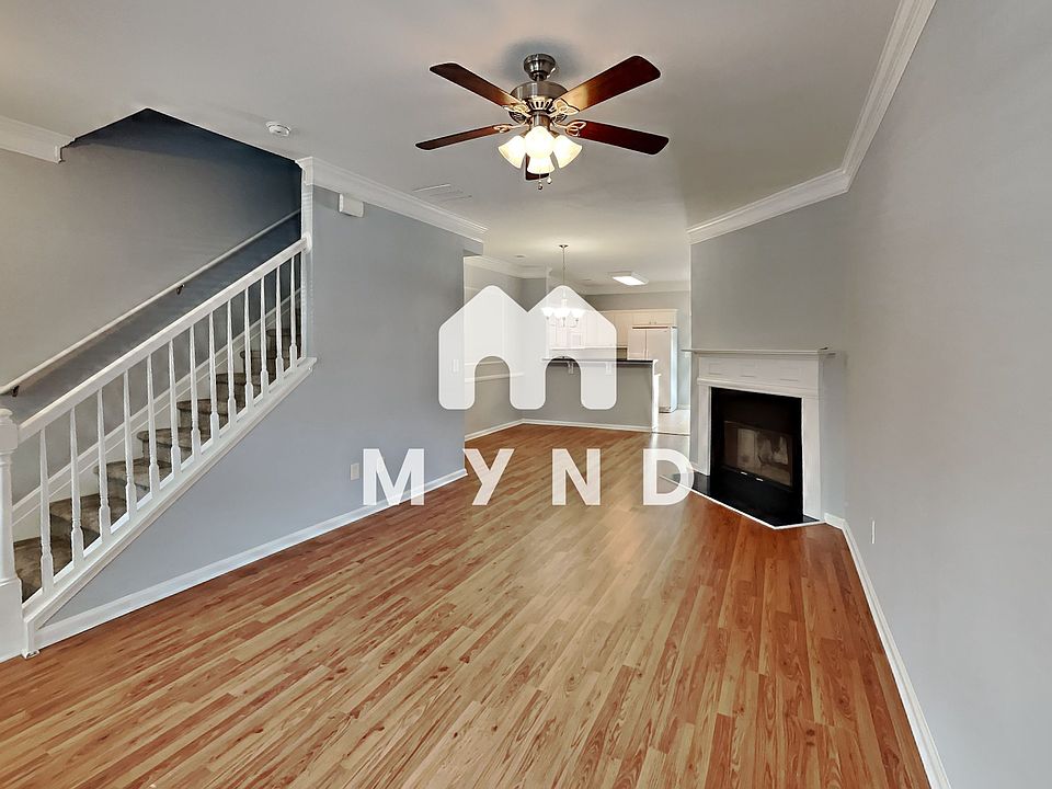 1st image of 1525 Cove Creek Cir