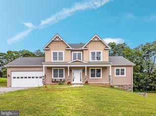 21 Nimitz Ln, Hedgesville, WV 25427