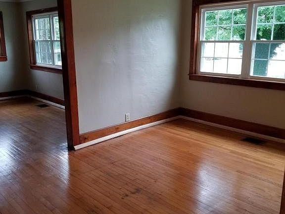4th image of 602 Pocahontas St