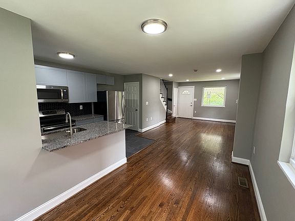 dining room to front door