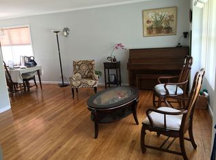 14 Harwick Rd, Westbury, NY 11590