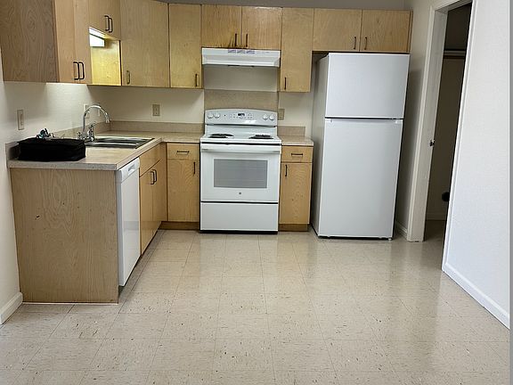 2nd image of 3108 Hodges St #3108