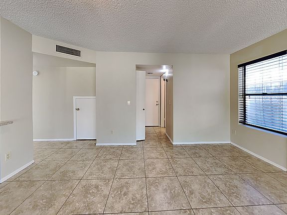 4th image of 8818 W Wilshire Dr