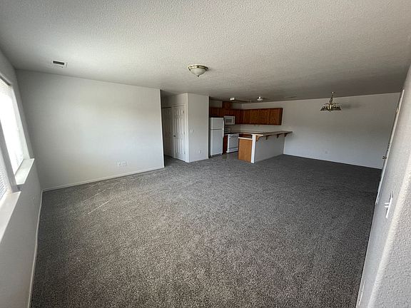 4th image of 15 Russell Ct APT A