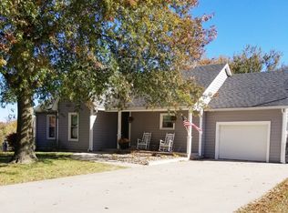 1422 Oak St, Atchison, KS 66002