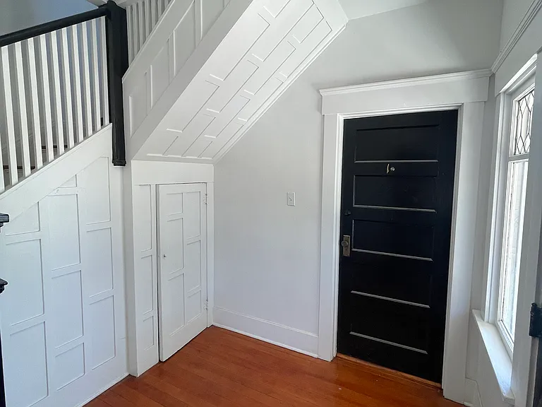 1066 Robinson Ave #1 — Photo 25