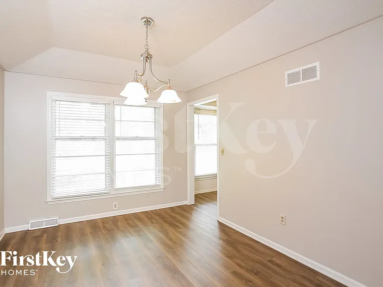 1108 NE 97th St — Photo 4
