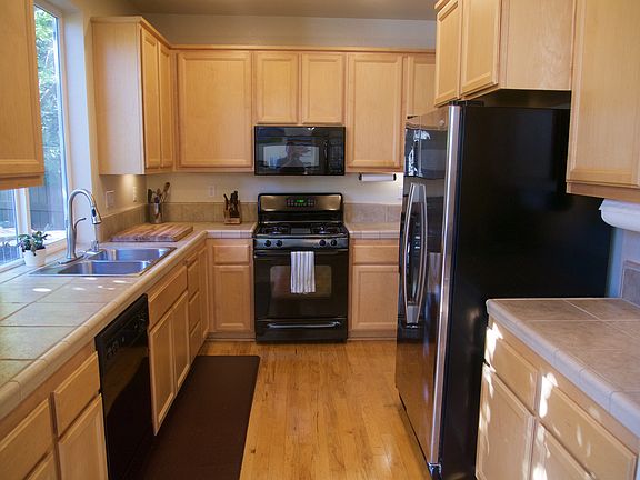 5th image of 420 Natalino Cir