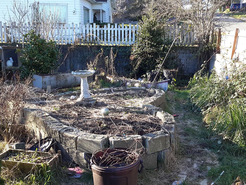 2nd image of 4105 W F St