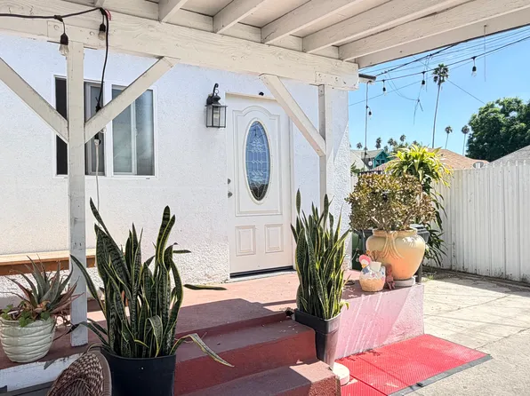 656 1/2 E 42nd St, Los Angeles, CA 90011