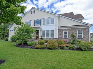 10 Aspen Ln, Tinton Falls, NJ 07724